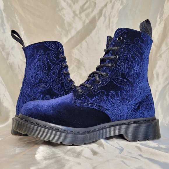 Dr. Martens 1460 Brocade Velvet boots in Blue - Picture 5 of 7